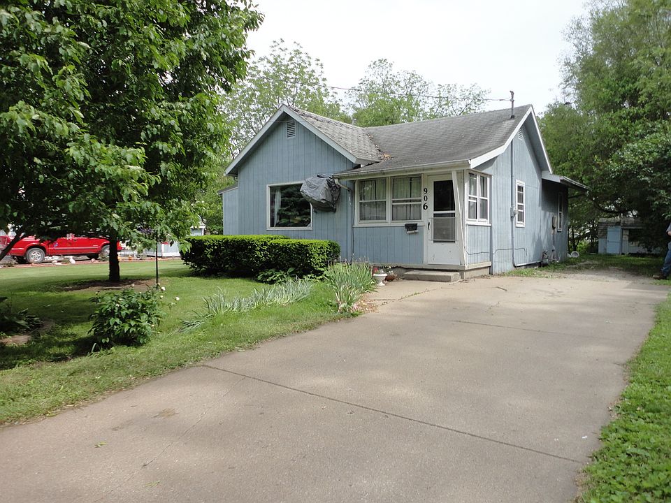 1st image of 906 6th Ave E