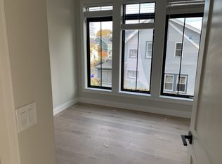 159 Everett St #204, Boston, MA 02128