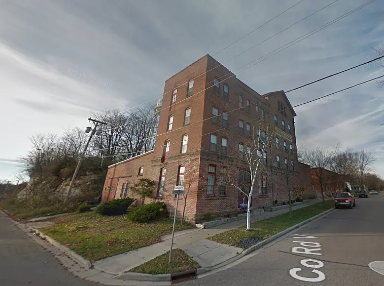 401 N Walnut St — Photo 11