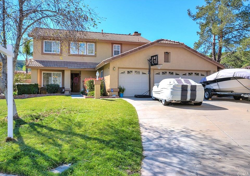 1st image of 1095 W Sierra View St