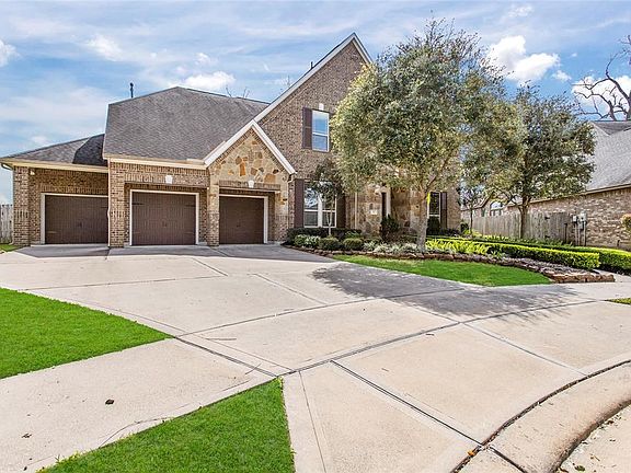 3rd image of 38 Lost Oak Ct