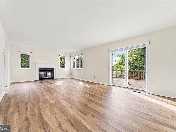 3rd image of 576 Franklin Way #576
