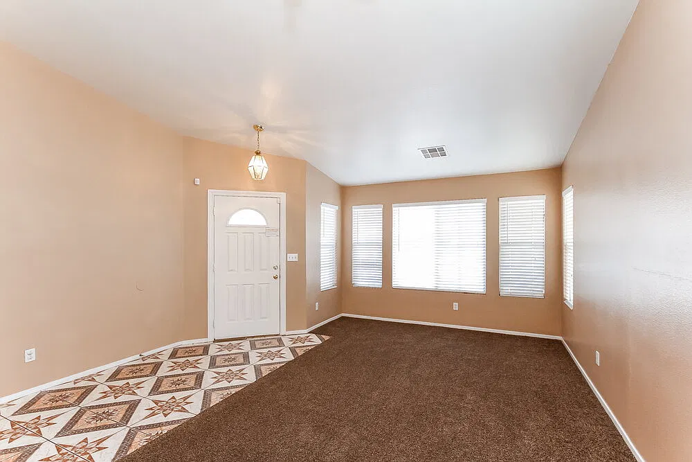 4 bed, 2.0 bath, 1749 sqft, $3,250 — Photo 3