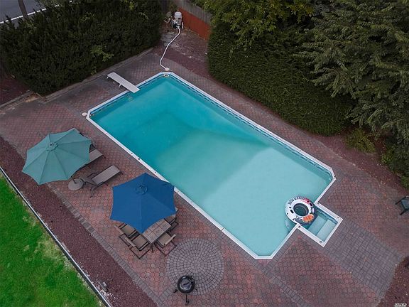 3rd image of 20 Harford Dr