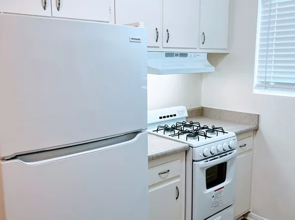 12529 Oak Knoll Rd, 12529 Oak Knoll Rd APT 11, Poway, CA 92064
