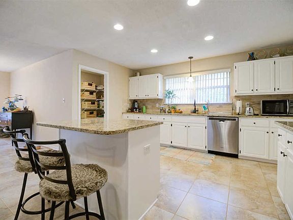 3rd image of 5040 Lantana Dr