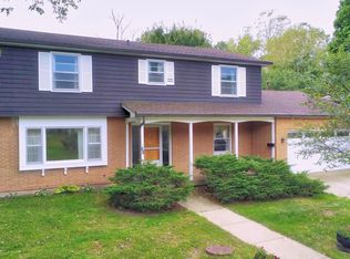 55 Edwards St, Dundee, IL 60118