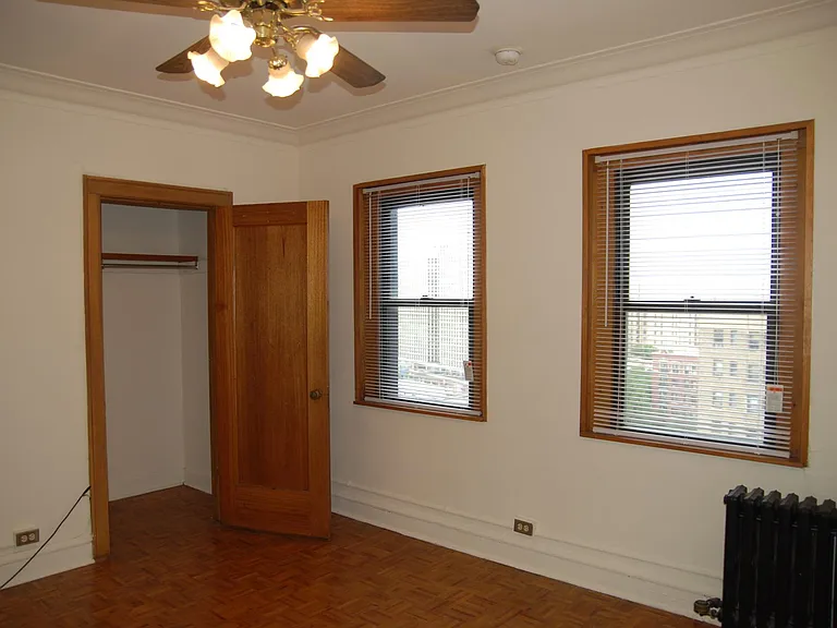 2738 N Pine Grove Ave — Photo 42