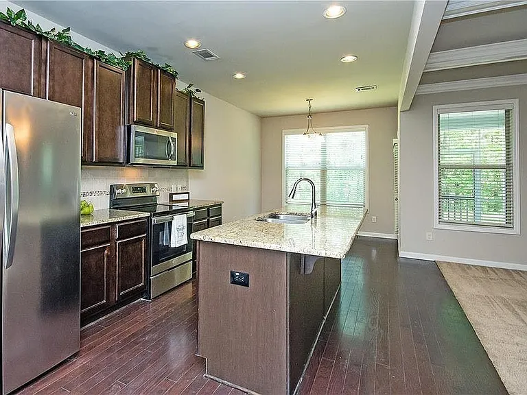 7490 Silk Tree Point — Photo 6