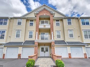 2201 Neville Ct, Somerset, NJ 08873