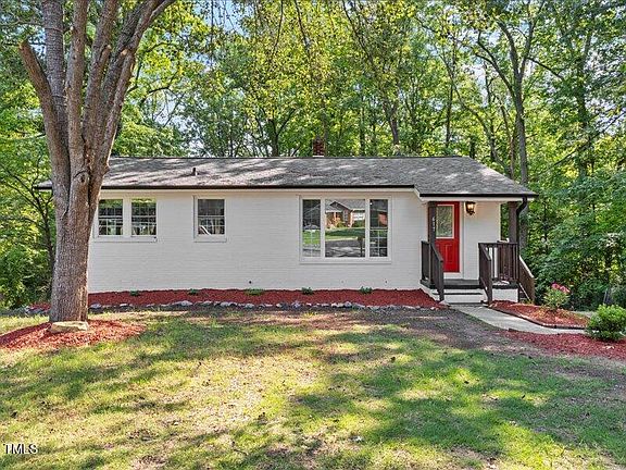 3rd image of 617 Oakdale Ct