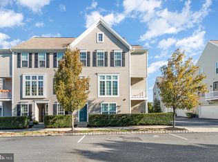 3030 Meridian Cmns UNIT E, Mechanicsburg, PA 17055