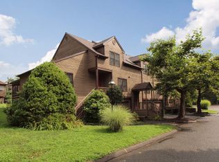 25 Rolling Ridge Rd, Monroe, CT 06468