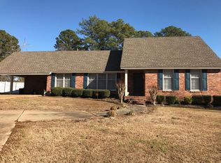 506 Meadowlane Dr, Aberdeen, MS 39730