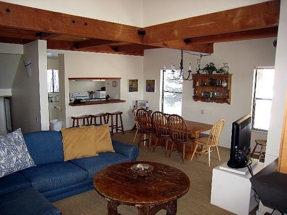 3rd image of 125 Lassen Dr #2