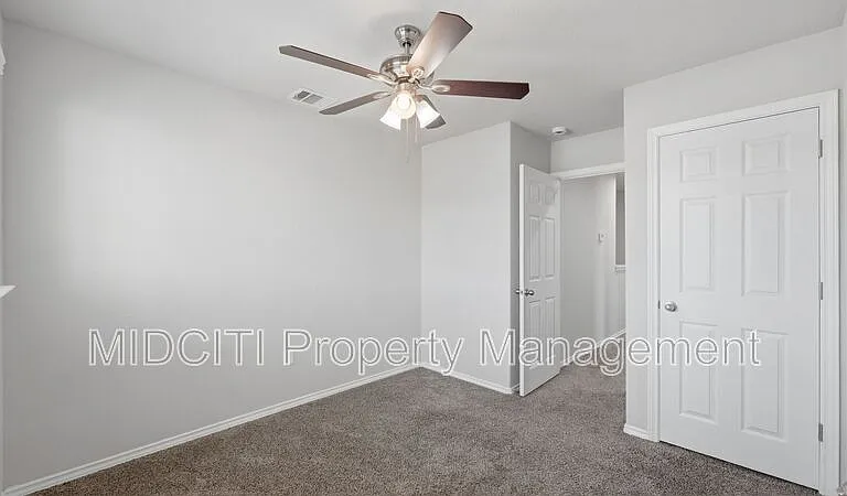 1134 Renee St — Photo 23