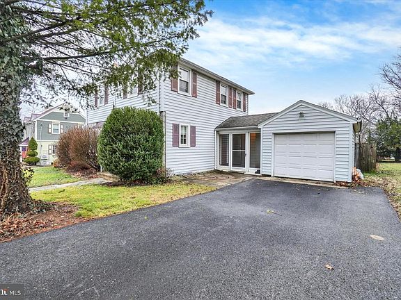 2nd image of 809 Grandview Rd