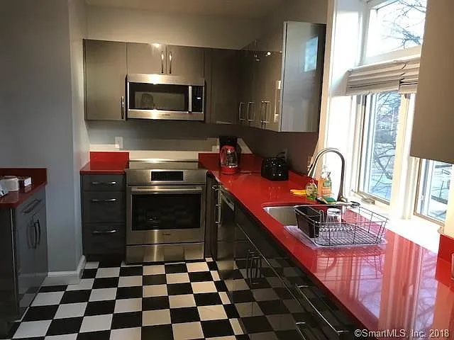 500 Prospect St — Photo 5