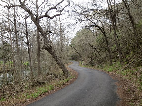 Scenic drive to property