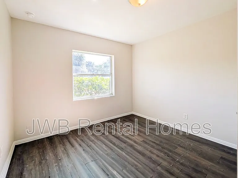 2216 Barlad Dr — Photo 7