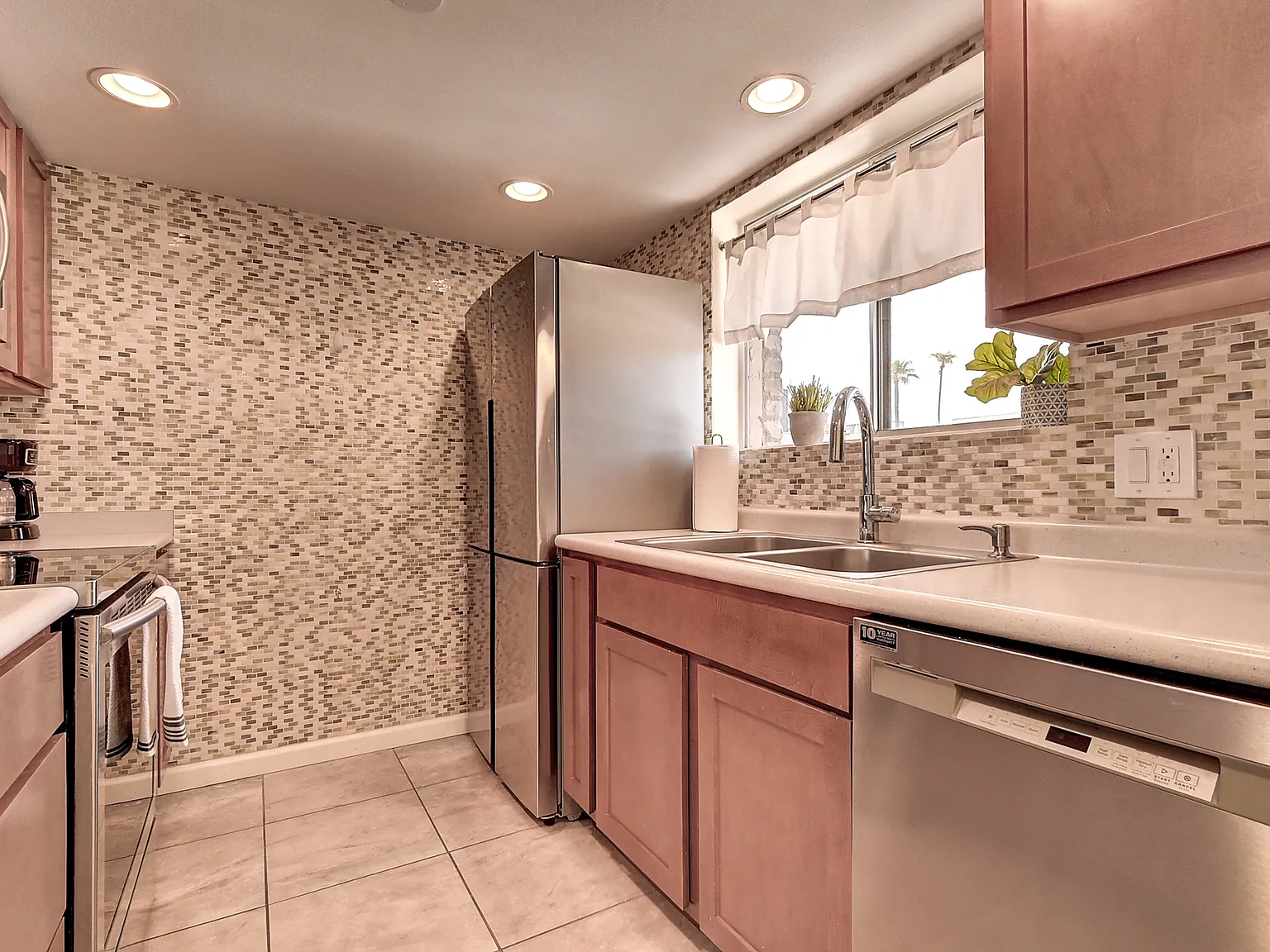 2 bed, 1120 sqft, $3,200 — Photo 4