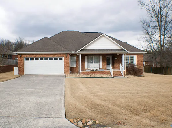 109 Stoney Mountain Dr, Guntersville, AL 35976
