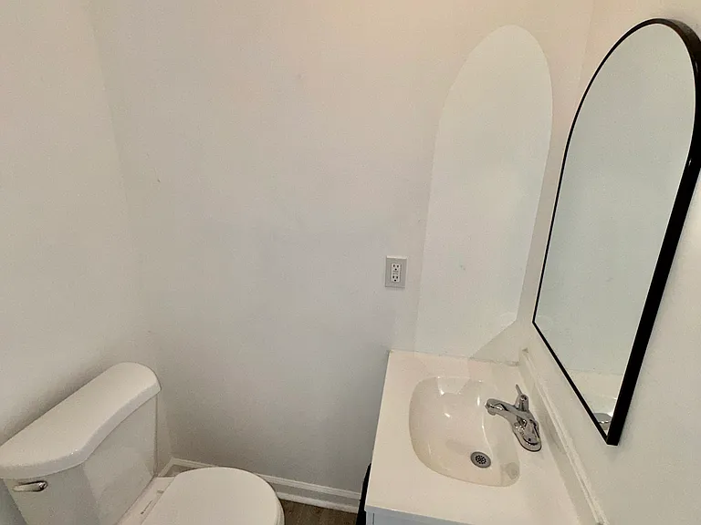 2082 Lenoa Ln — Photo 17