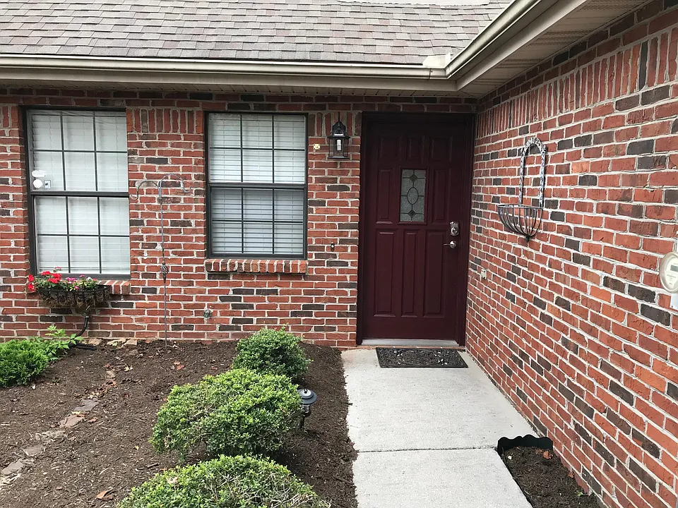 650 Farragut Commons Dr