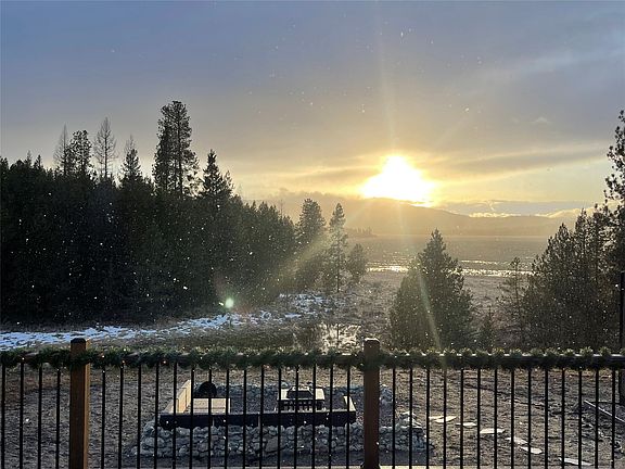 3rd image of 430 McGregor Meadows Rd W
