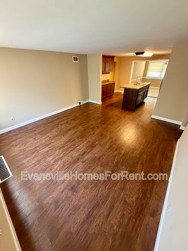 3 bed, 1.5 bath, 1500 sqft, $1,350 — Photo 4