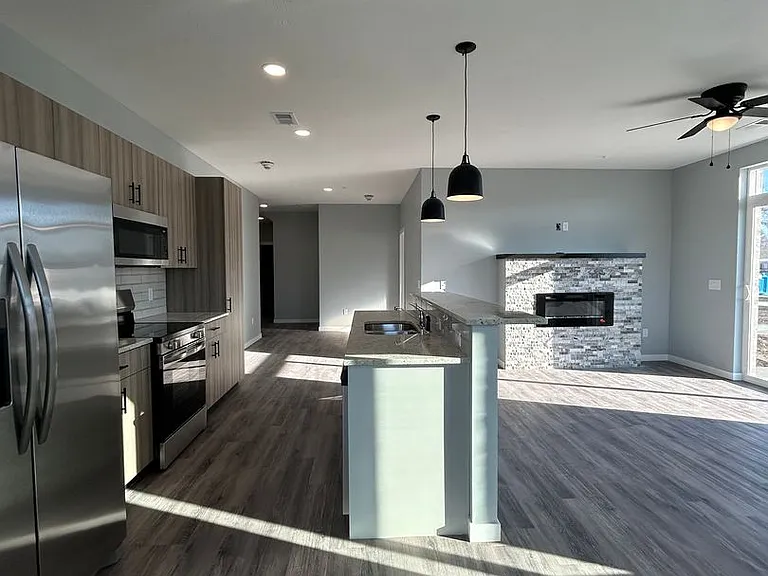 2724 Silver St — Photo 52
