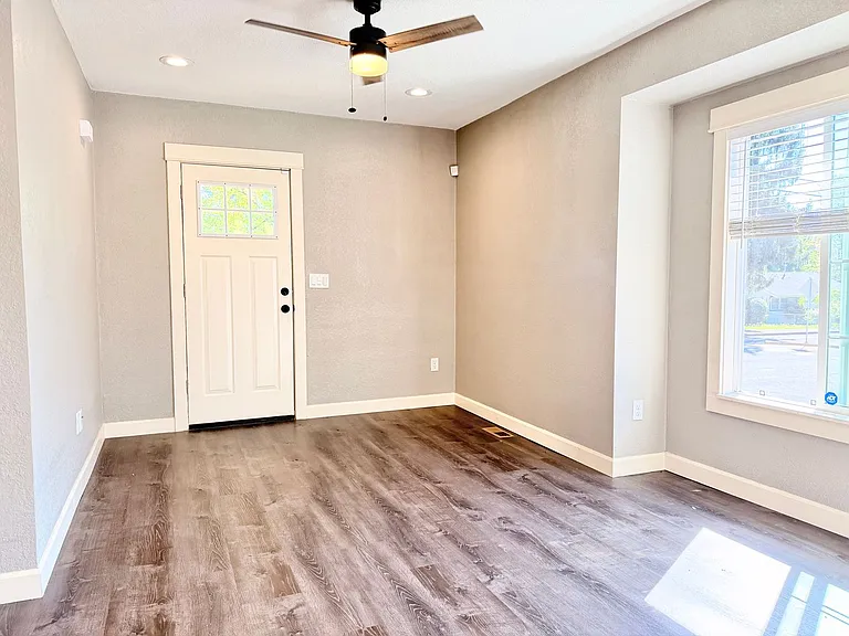 10107 SE Harold St — Photo 8