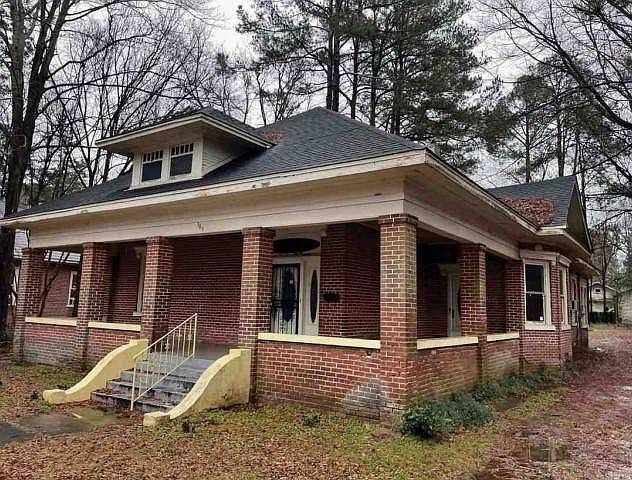 2nd image of 389 College Blvd