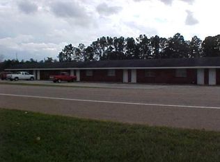 2282 University Pkwy APT 8, Leesville, LA 71446