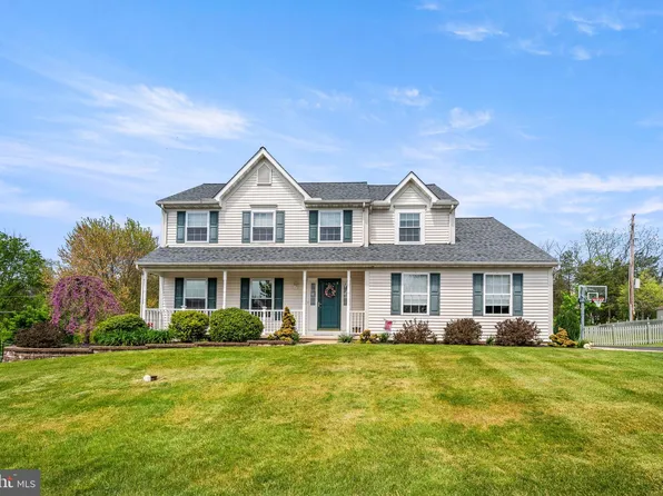 714 Ridge Dr, Douglassville, PA 19518