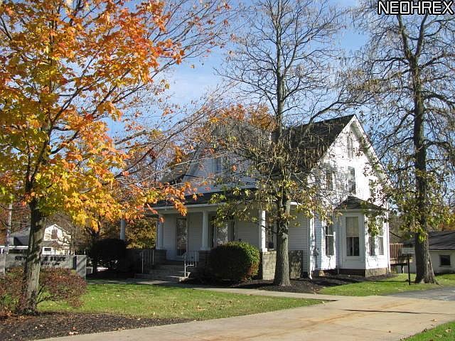 1st image of 214 E Park St