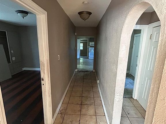 4th image of 2327 Switzer Ave