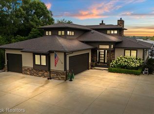 8184 Woodland Shore Dr, Brighton, MI 48114