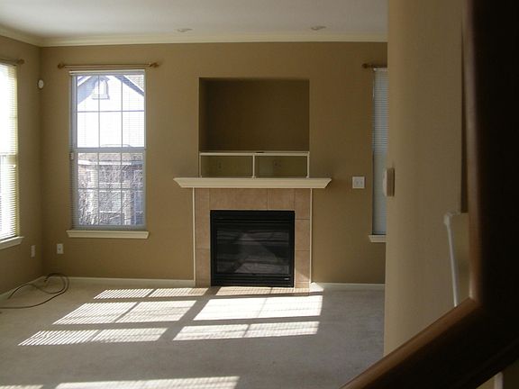 5th image of 16101 Linden St