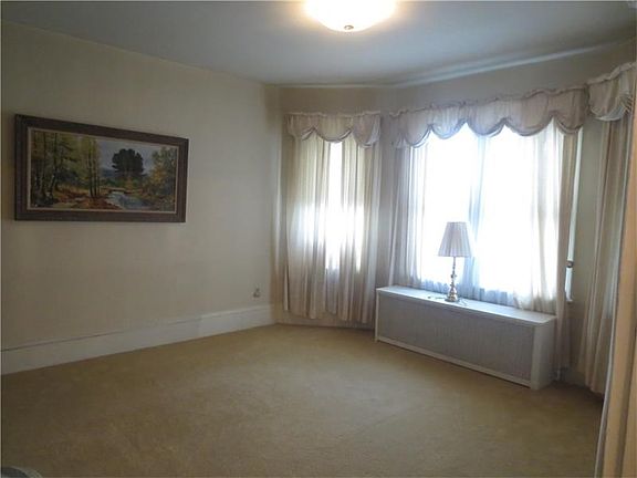 5th image of 21 W Brown St