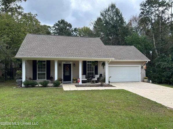 7944 Hapuna Pl, Diamondhead, MS 39525