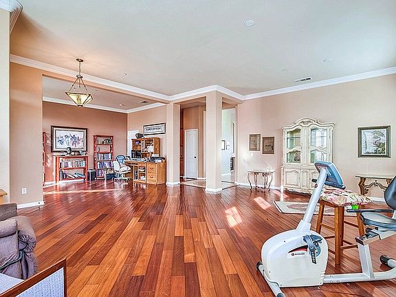 4th image of 6833 N Melvin Ave