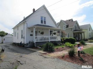 846 E Locust St, Canton, IL 61520