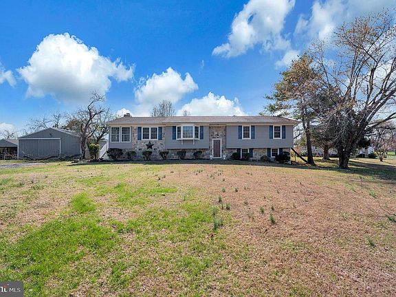 4th image of 48 Belle Plains Rd