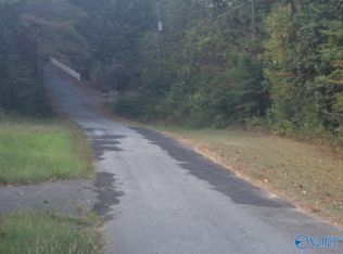 383 Smoke Rise Ln, Warrior, AL 35180