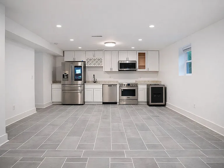 1633 Kalmia Rd NW #2 — Photo 12