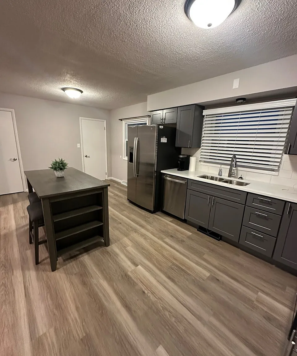 4 bed, 1500 sqft, $2,950 — Photo 2