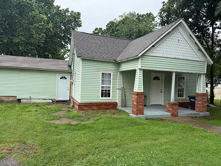 807 N Vinita Ave — Photo 4