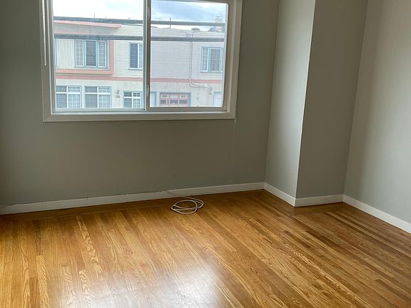 5th image of 2032 Lawton St APT 4