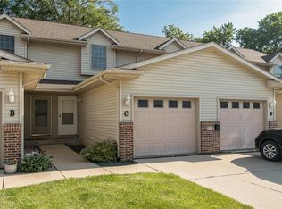 225 Shelley Ln NW UNIT F, Cedar Rapids, IA 52405